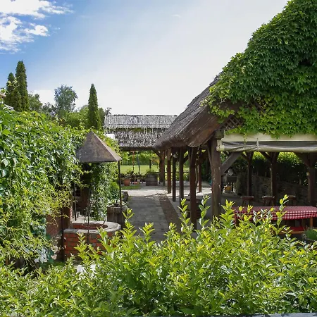 Holiday Balaton H496 Ferienhaus Balatonkeresztúr